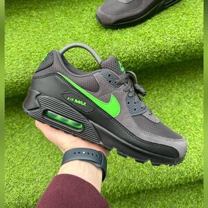 Men's Shoes Nike Air Max 90 Black Green Strike Brand New Authentic 10.5 US